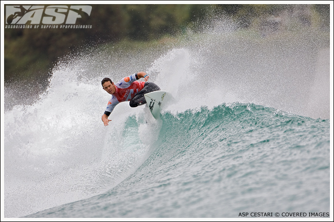 Jordy Smith Floater at Billabong Pro Mindaka.  Credit ASP Tostee